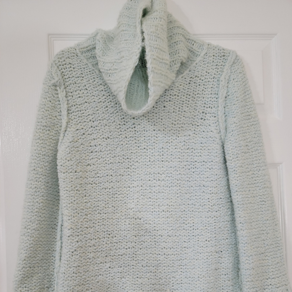 Express Handnit Sweater - Picture 3 of 10